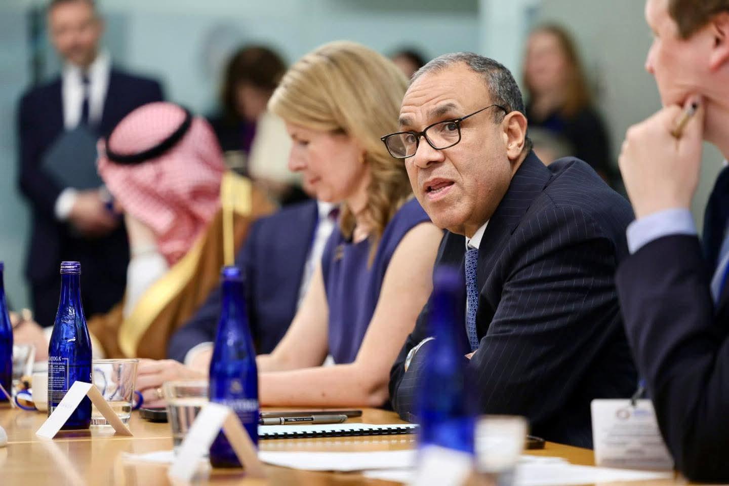 وزير الخارجية يشارك في حلقة نقاشية رفيعة المستوى حول التعافي المبكر في غزة