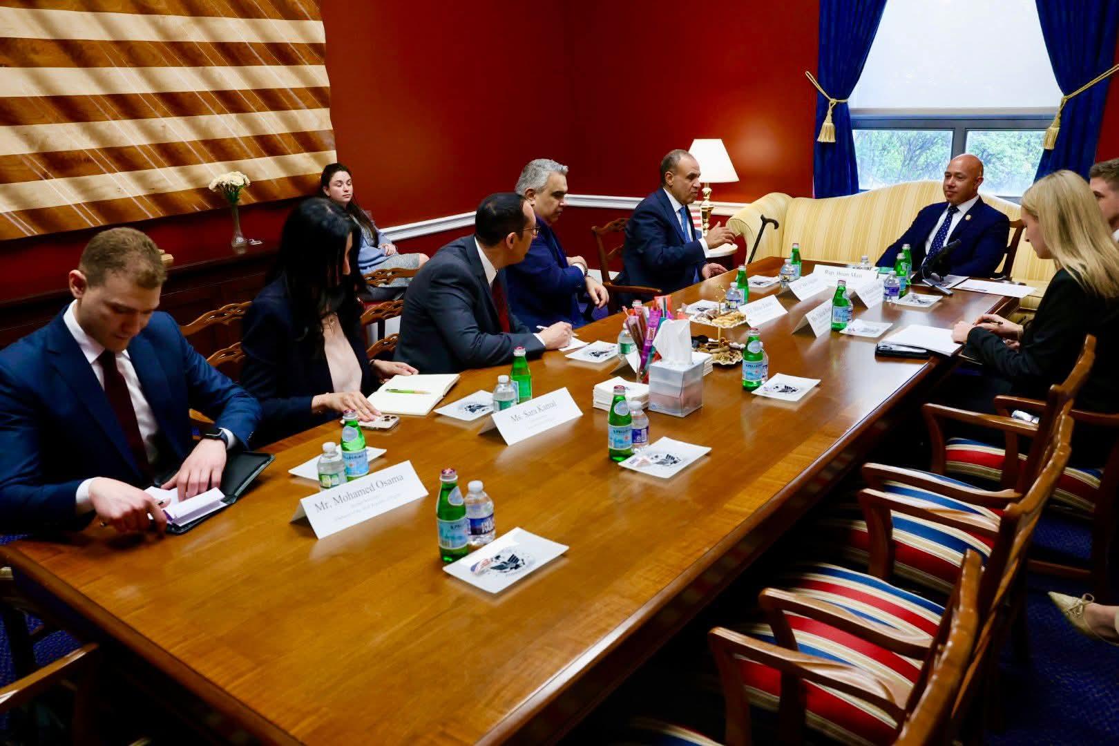 وزير الخارجية يلتقي رئيس لجنة الشئون الخارجية بمجلس النواب الأمريكي