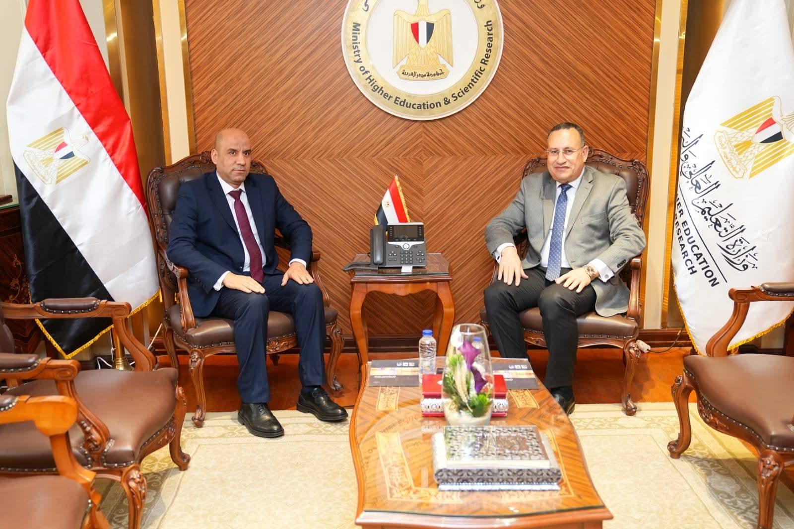 وزيرا التعليم العالي والعمل يبحثان تعزيز التكامل بين التعليم العالي وسوق العمل وإعداد كوادر قادرة على المنافسة محليًّا ودوليًّا