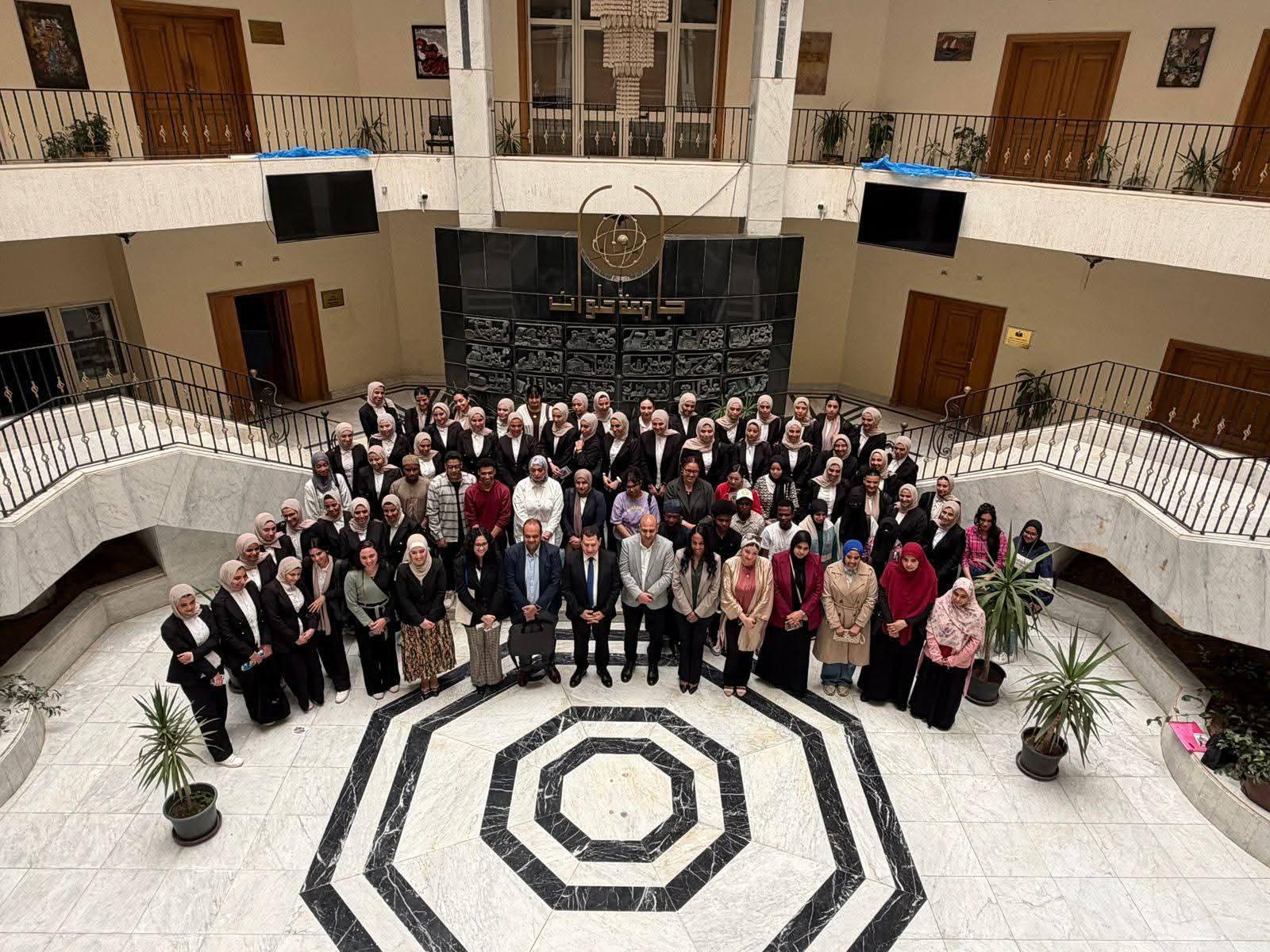 جامعة العاصمة تفتح أبواب الأمل لكل من يعاني من ضغوط الحياة .. جلسات إرشاد وعلاج نفسي واجتماعي