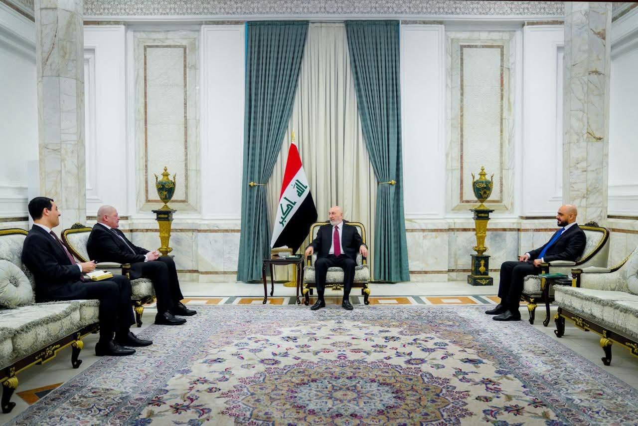 السفير المصرى يلتقى مع رئيس جمهورية العراق الشقيقة