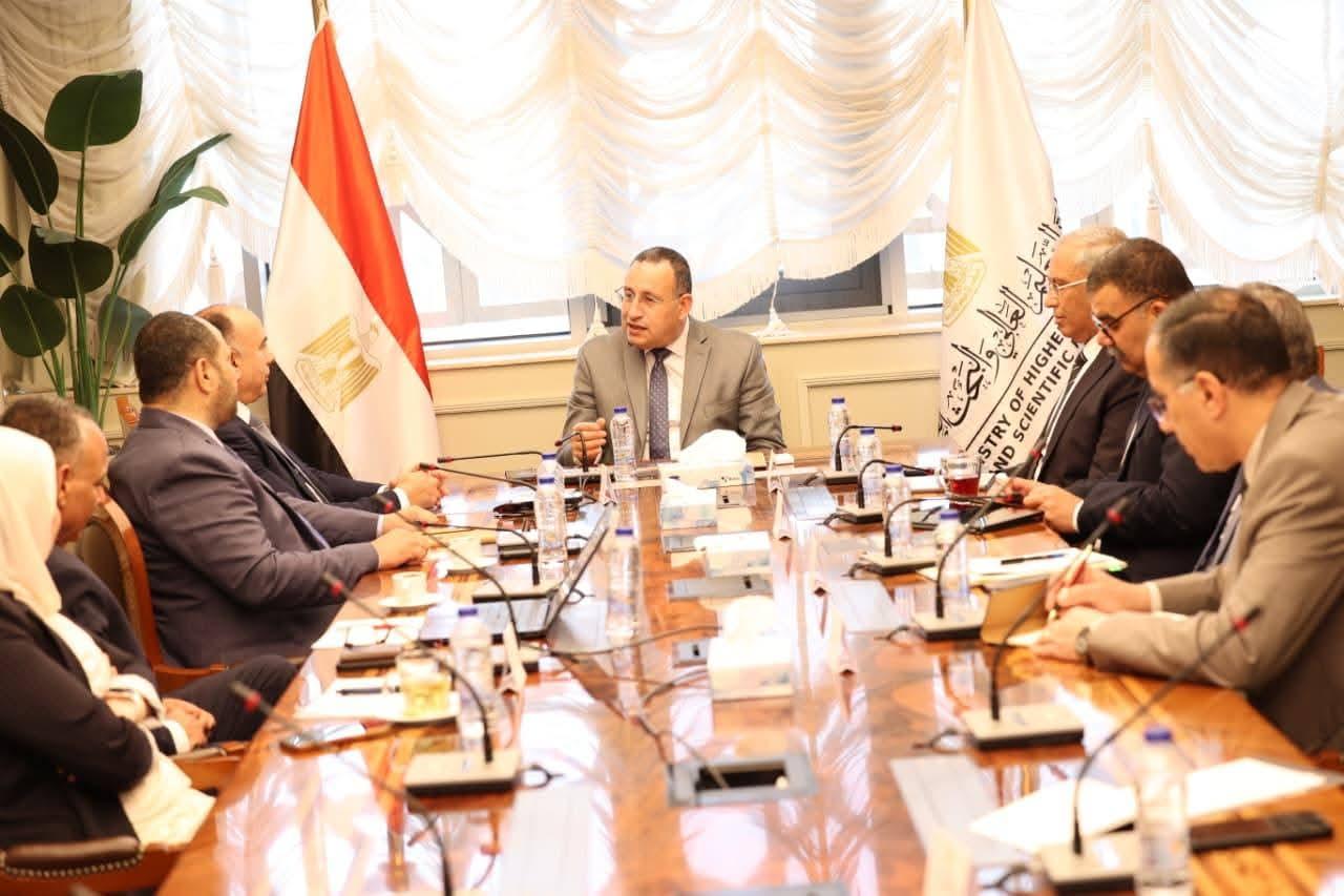 من اجل دعم المشروعات التطبيقية وتوطين التكنولوجيا وزير التعليم العالي يبحث مع جهاز مستقبل مصر شراكة موسعة مع الجامعات والمراكز البحثية