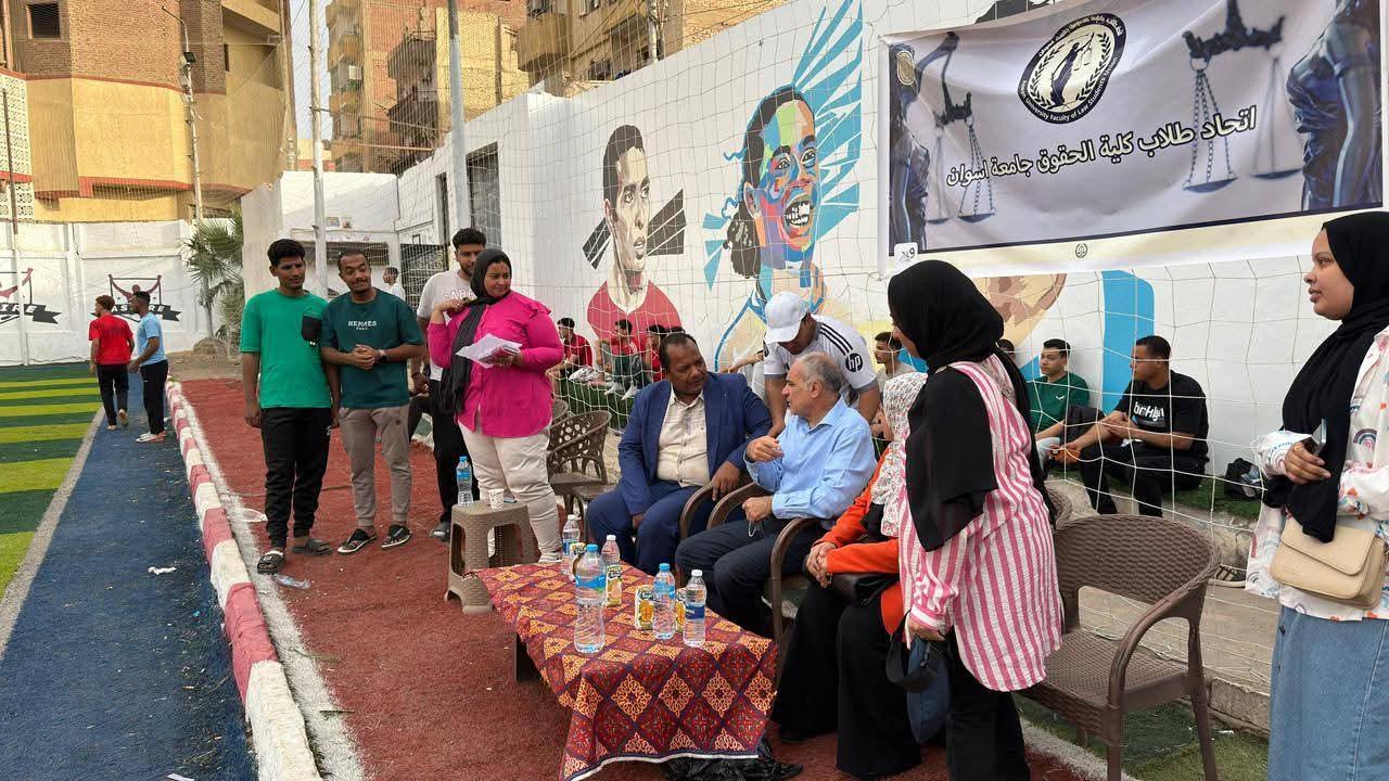 جامعة أسوان تشعل الحماس بكأس التحدي لكرة القدم بين الفرق الرياضيه بكلية الحقوق