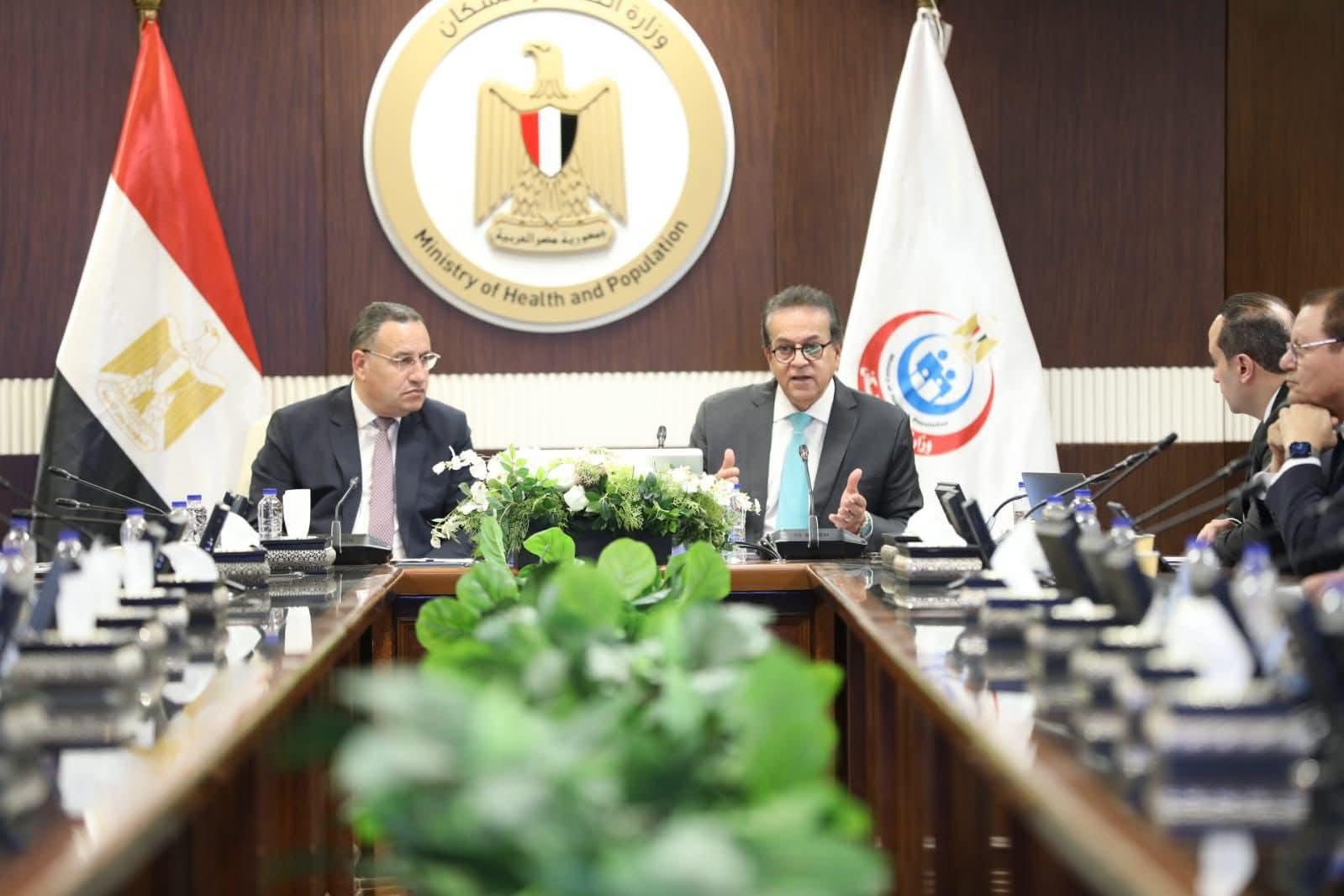 وزيرا الصحة والتعليم العالي يبحثان تعزيز التعاون الاستراتيجي لدعم منظومة التأمين الصحي الشامل