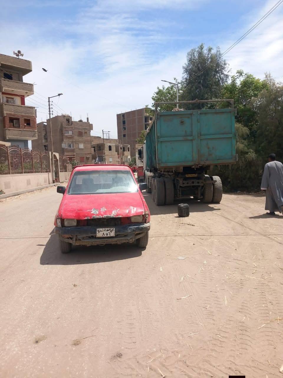 تنفيذًا لتوجيهات رئيس مركز ومدينه قوص حملة نظافة مكبرة ترفع 108 أمتار مكعبة من التراكمات بمدخل قرية الخرانقة