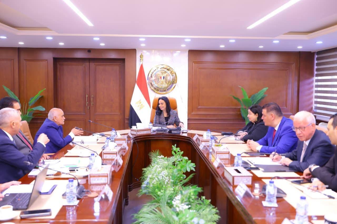 وزيرة التضامن الاجتماعي تتابع الموقف التنفيذي لمراكز التجميع والمواءمة