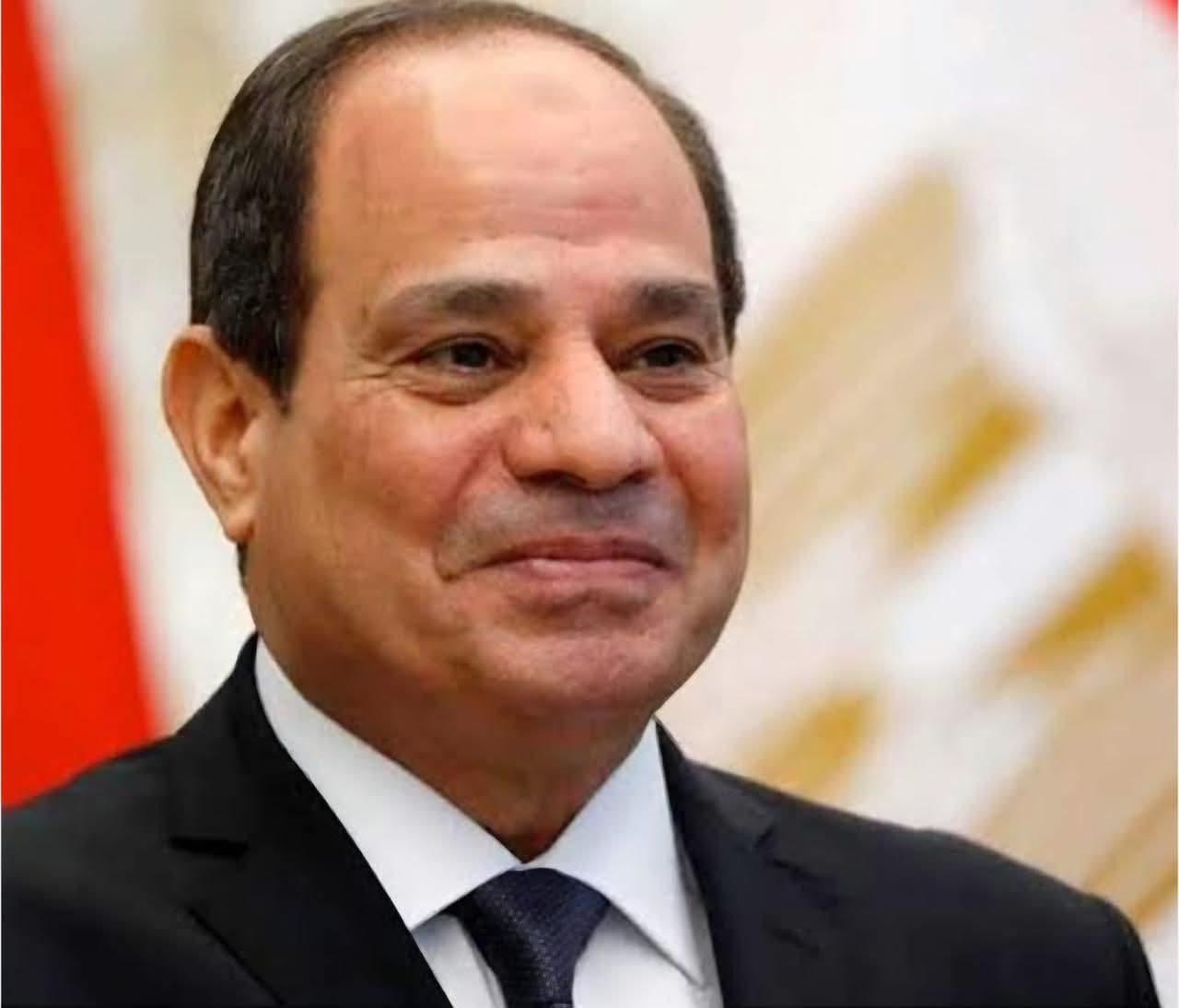 رئيس جامعة القاهرة يهنئ فخامة الرئيس عبدالفتاح السيسي بمناسبة الذكرى الرابعة والأربعين لتحرير سيناء.