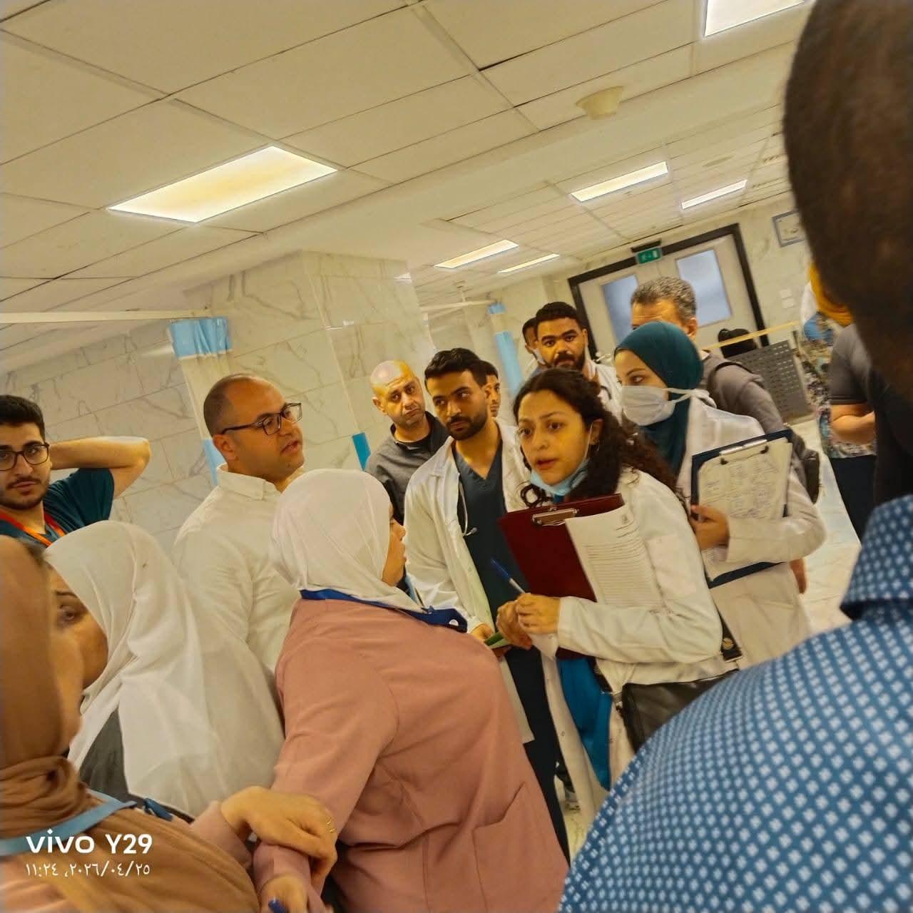 نائب مدير مستشفى الطوارئ يجرى جولة مفاجئة بمستشفى الطوارئ لضمان الانضباط وجاهزية الخدمة الطبية على مدار الساعة