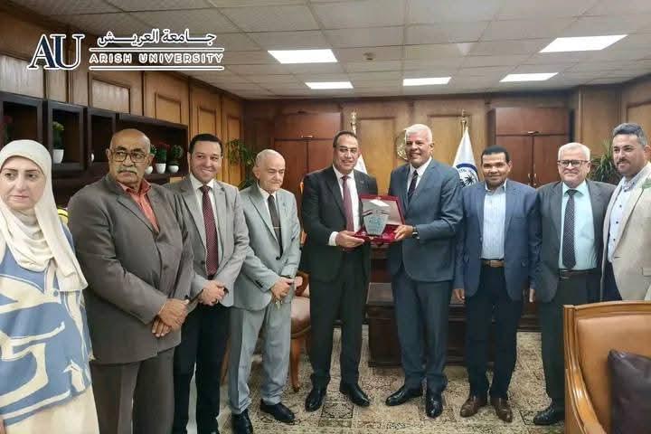 جامعة العريش تستقبل نقيب زراعيين مصر لتعزيز الشراكة المجتمعية ودعم التنمية في شمال سيناء.