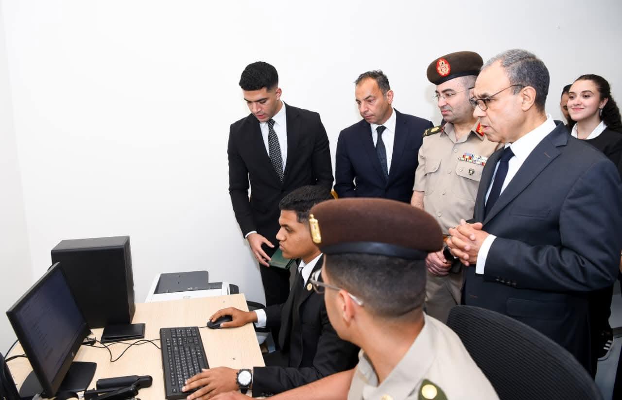 وزير الخارجية يفتتح غرفة حفظ الوثائق المؤمنة بمقر وزارة الخارجية