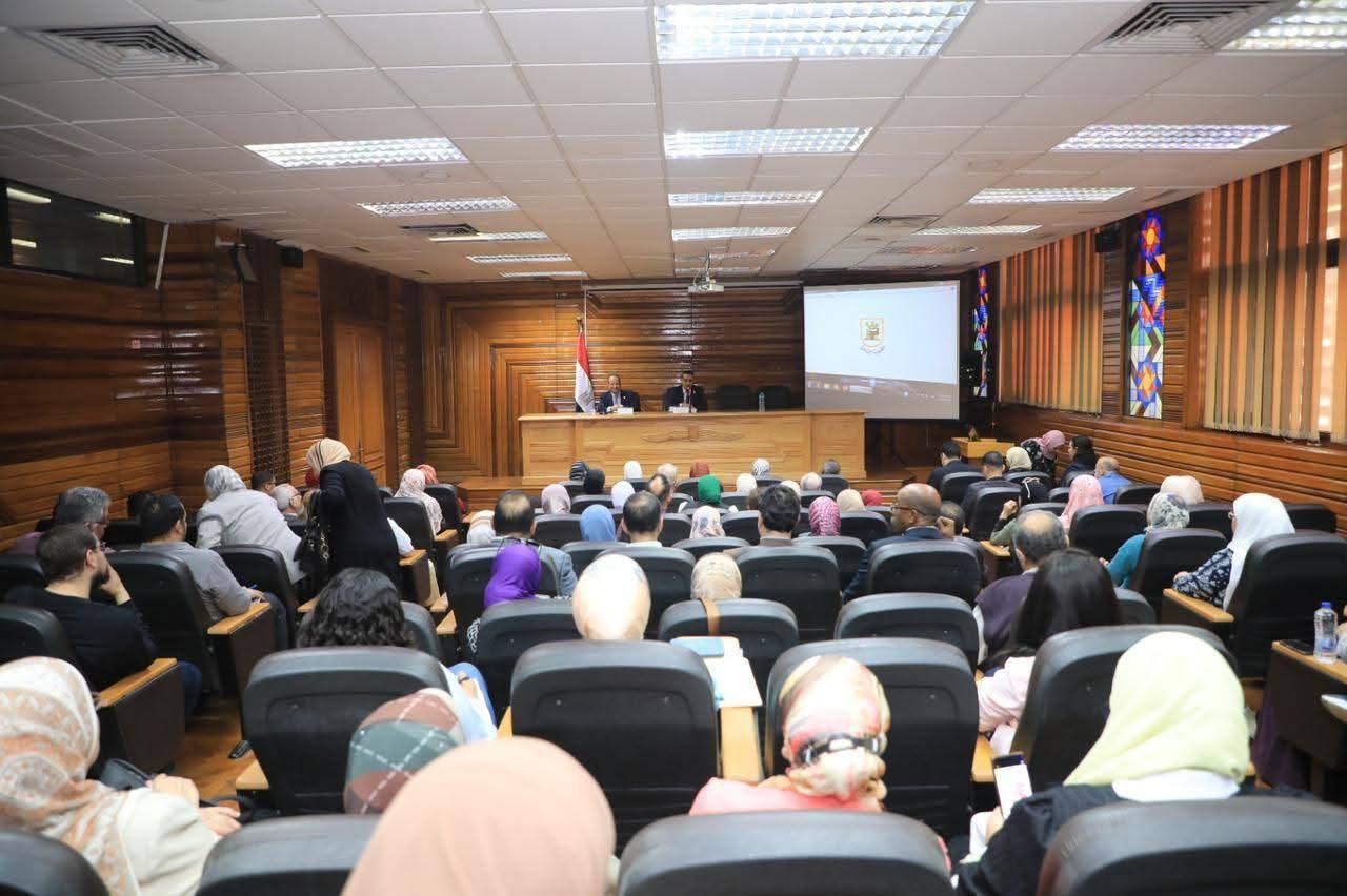 جامعة القاهرة تنظّم ورشة متخصصة حول الجيل الجديد من أدوات البحث العلمي المدعومة بالذكاء الاصطناعي