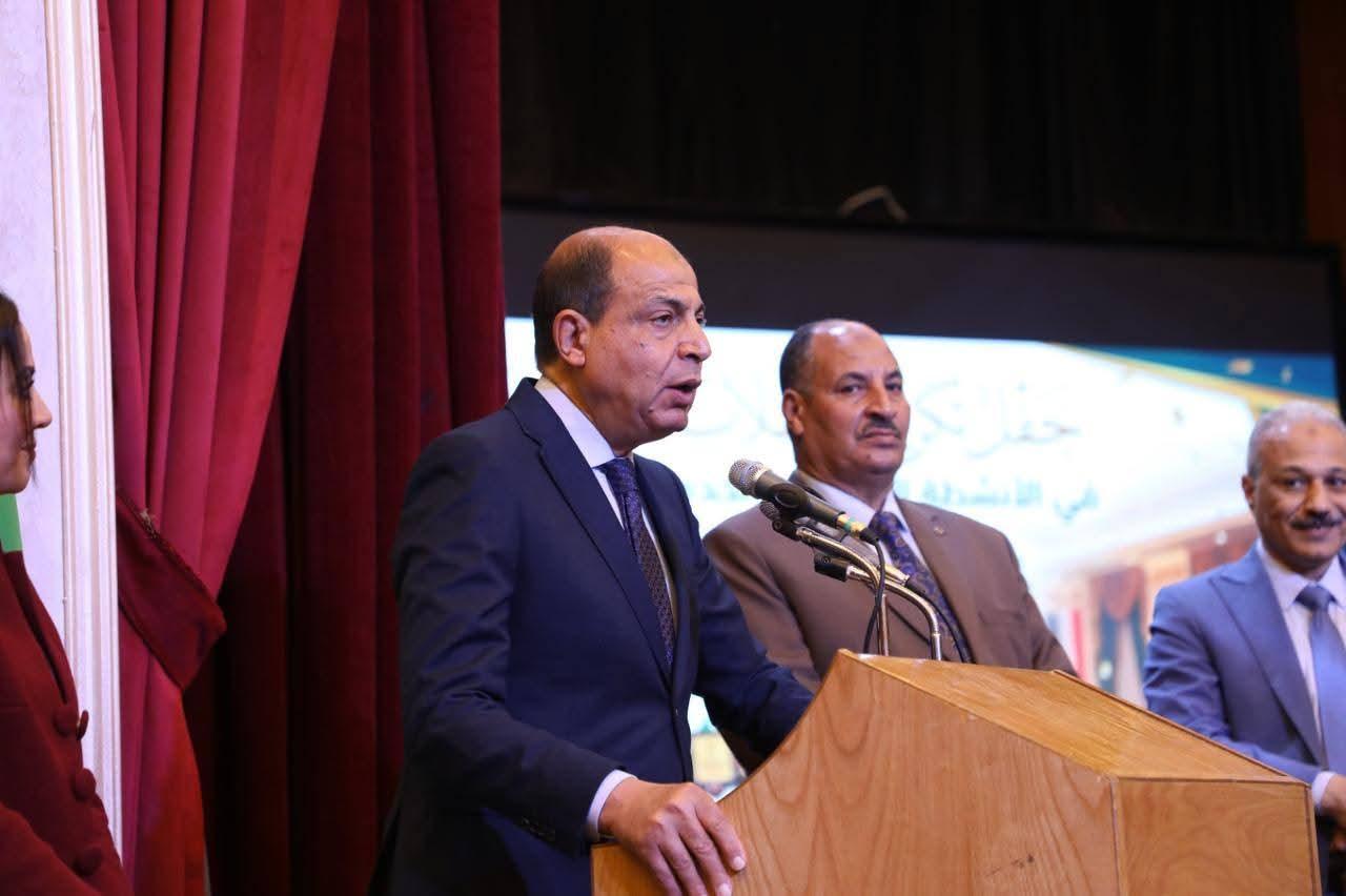 تحت شعار" لأنك مميز...فأنت تستحق" محافظ المنيا يكرم أوائل الجمهورية من الطلاب والمعلمين لحصولهم على مراكز متقدمة في الأنشطة التعليمية ويؤكد: "أنتم فخر الوطن وقادة المستقبل"