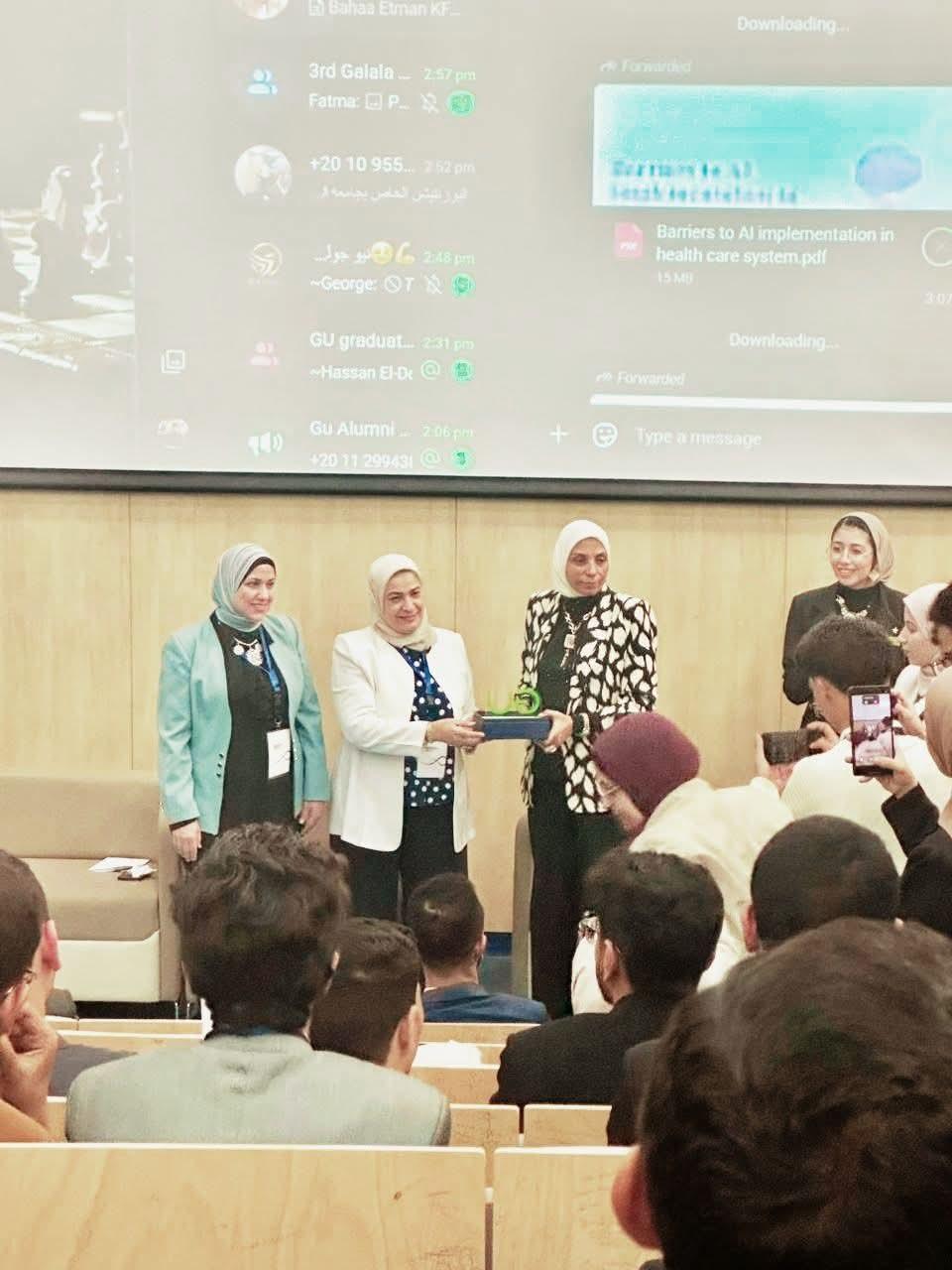 تمريض جامعة دمنهور يعتلي منصة التتويج ويحصد المركز الأول "بدوري المعلومات" بالمؤتمر الدولي الثالث لجامعة الجلالة "مستقبل التمريض في العصر الرقمي"