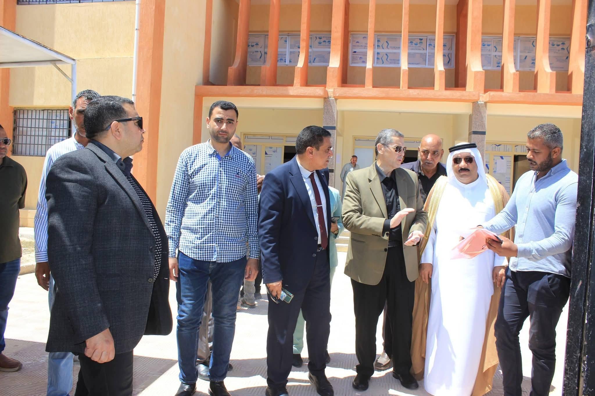 وكيل وزارة التربية والتعليم يشهد حفل تخرج طلاب مدرسة بئر العبد الرسمية للغات