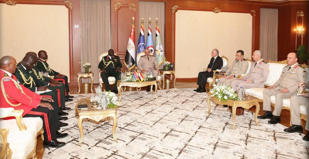 لمتحدث_العسكرى : الفريق أحمد خليفة رئيس أركان حرب القوات المسلحة يلتقى رئيس أركان الدفاع بدولة جامبيا