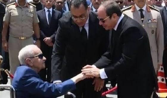 الرئيس السيسي يتقدم مشيعي جنازة اللواء كمال مدبولي والد الدكتور مصطفى مدبولي رئيس الوزراء بمسجد المشير طنطاوي