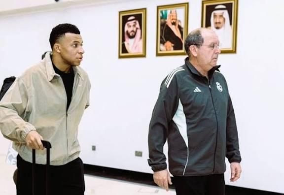 الرئيسة الفنزويلية بالوكالة ديلسي رودريغيز، أن بلادها "ليست خاضعة" للولايات المتحدة،