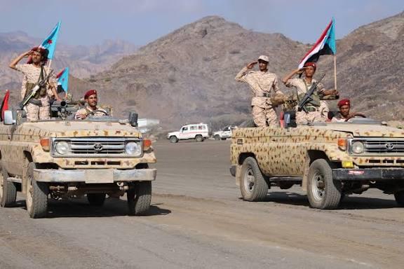 قوات المجلس الانتقالي المنحل ما تزال تسيطر على المعسكرات والمواقع الحيوية في عدن