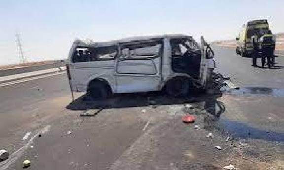 إصابة 4 أشخاص فى حادث انقلاب ميكروباص بميت غمر في الدقهلية