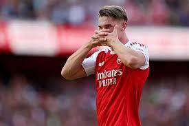 أرسنال يعود إلى صدارة الدوري الإنجليزي