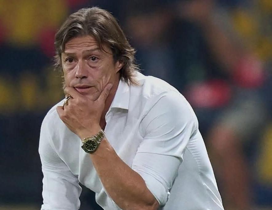 إشبيلية الإسباني يعلن إقالة مدربه الأرجنتيني ماتياس ألميدا