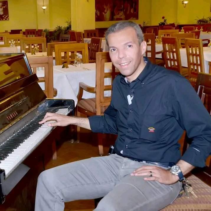 كريم جوهر… حين يُحارَب الإبداع في وطنٍ يستحق الجمال