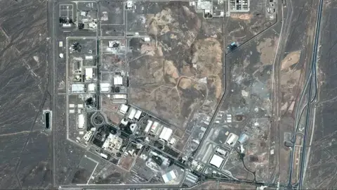 دونالد ترامب ۔۔۔ منع إيران من تطوير أسلحة نووية على الإطلاق هو هدف رئيسي للحرب