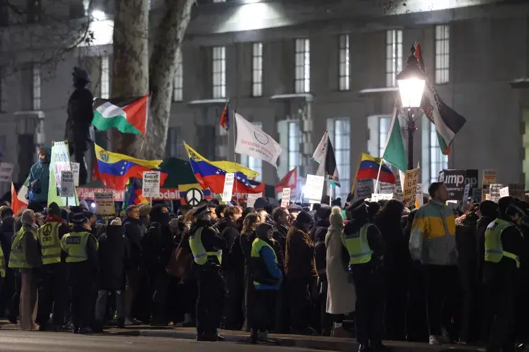 لندن: احتجاجات ضد الهجوم الأميركي على فنزويلا